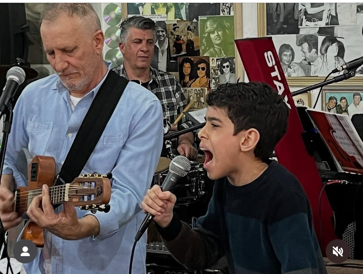 Renan Alves  - Artista Musical