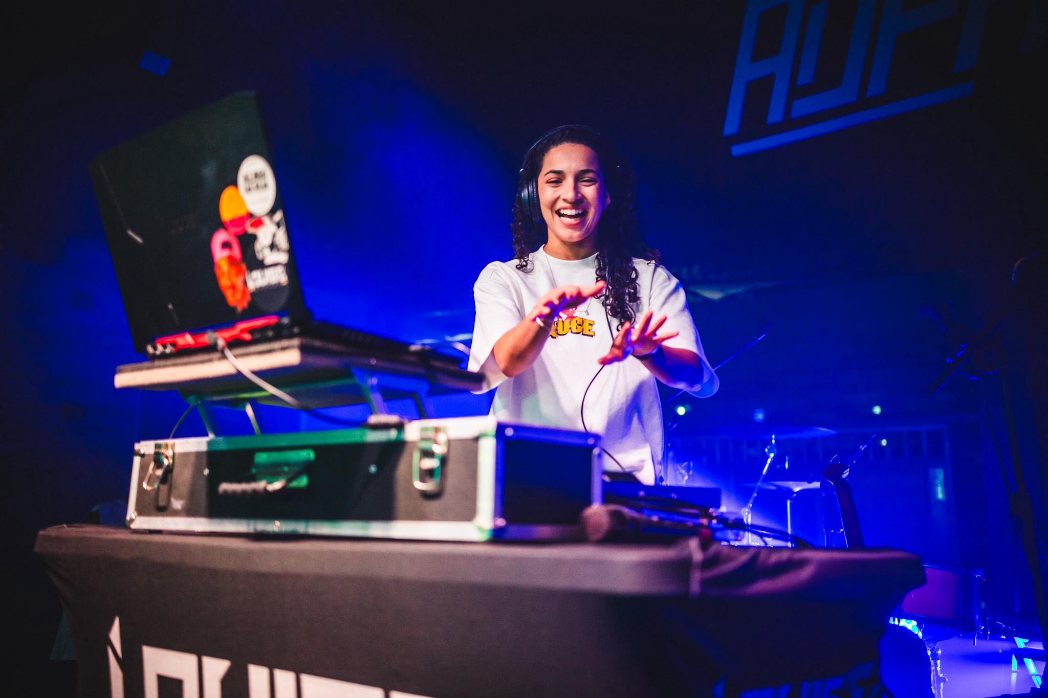 DJ LOUISE - Artista Musical