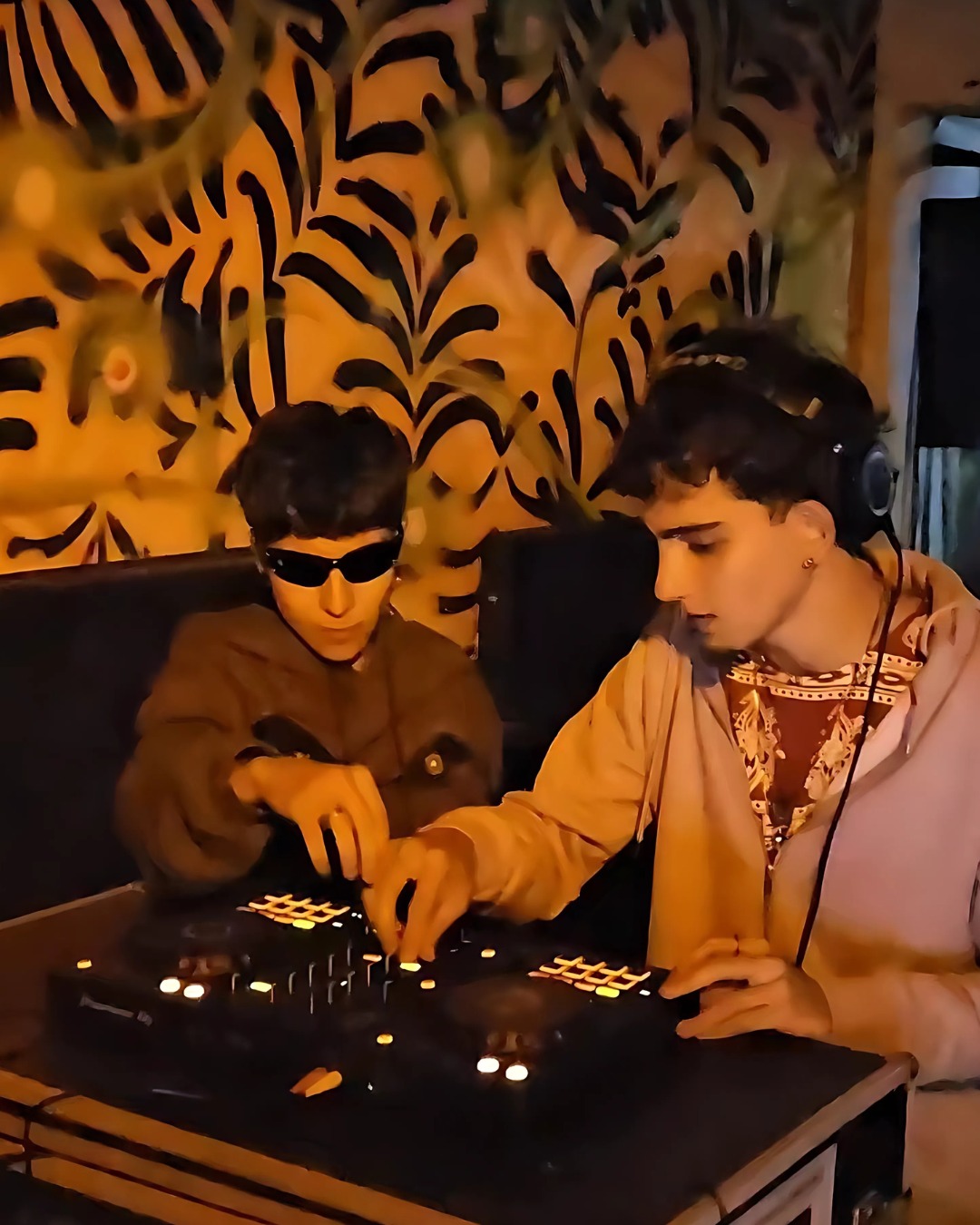 Dj Tazz & Zatura - Artista Musical